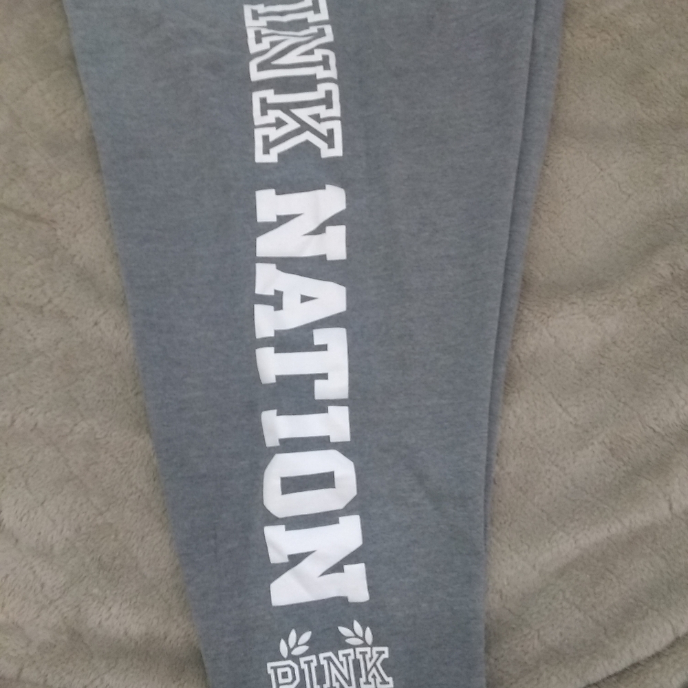 V.S pink nation outfit - Picture 3 of 3